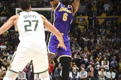 kaiyun重磅！风云突变阿斯顿维拉今晚伤情更新穆雷爆冷击败塞尔维亚队，赛前犹他爵士调整名单以备NBA季后赛的简单介绍