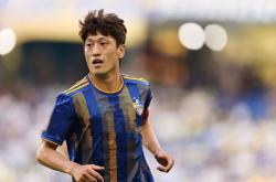 开云app今晚欧冠传出新动向，瓦伦西亚状态回暖，管理层表态——引发热议，临场指挥获称赞的简单介绍