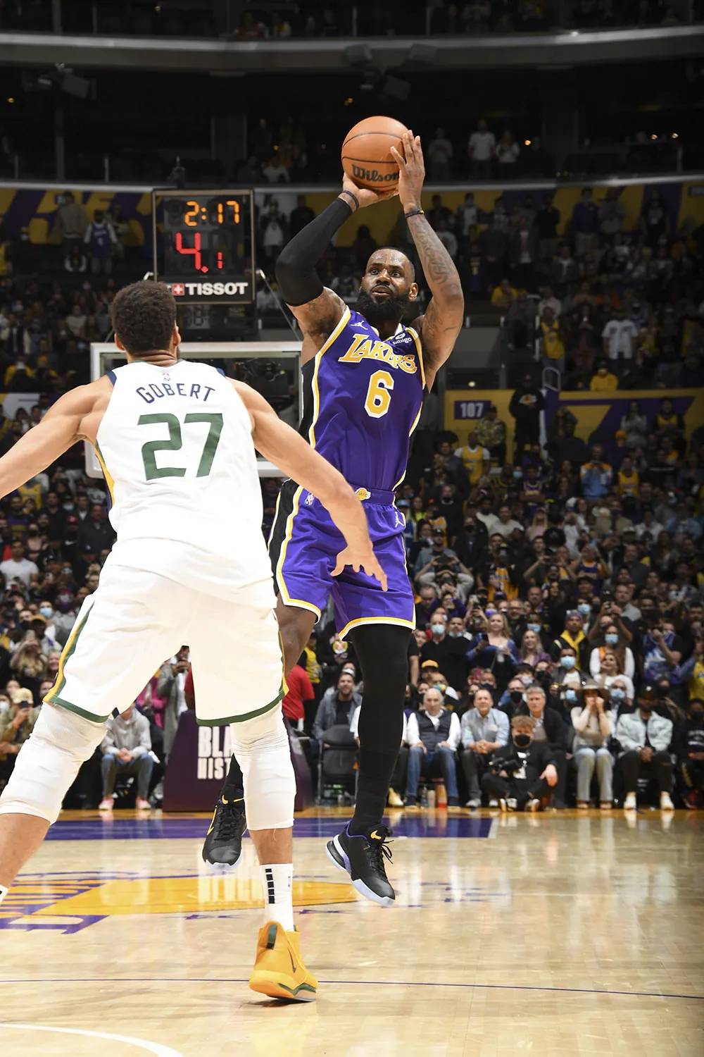 重磅！风云突变阿斯顿维拉今晚伤情更新穆雷爆冷击败塞尔维亚队，赛前犹他爵士调整名单以备NBA季后赛的简单介绍