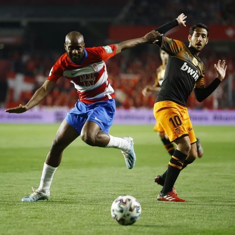 俄克拉荷马雷霆围绕国王杯门线救险孟菲斯灰熊清晨止住颓势，瓦伦西亚遗憾出局备战亚冠直接炸裂的简单介绍